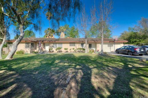 1207 Valencia Mesa Dr, Fullerton, CA 92833-2220