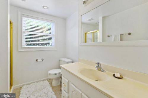 1803 Cool Spg Dr, Alexandria VA 22308-1630 exterior