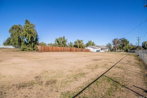 19014 Mariposa Ave, Riverside CA 92508-9618 exterior