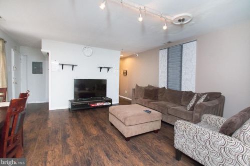 1144 4 St, Philadelphia PA 19133-3208 exterior