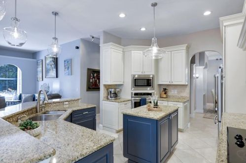 4581 7 Ave, Naples FL 34117-4154 exterior