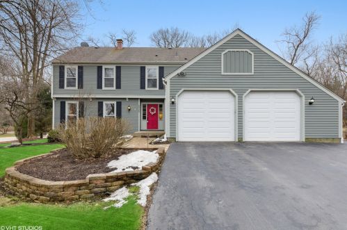 6905 Connecticut Trl, Bull Valley, IL 60012-3129