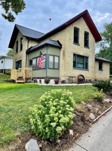 1519 Main St, Watertown, WI 53094-4118