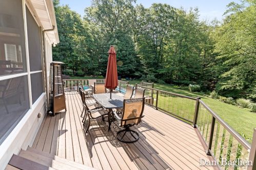 1069 Randall Rd, Meskegon MI 49441-4870 exterior