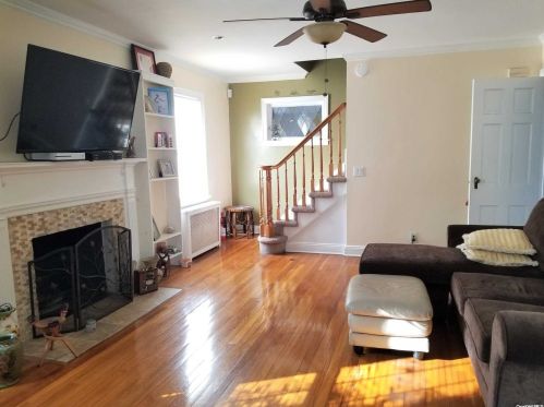229 Munro Blvd, Valley Stream, NY 11581-3454