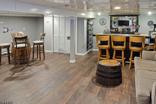 11 Jefferson Trl, Hopatcong NJ 07843-1206 exterior