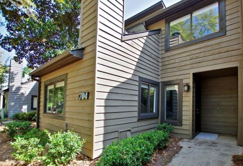704 Cedar Chase Cir, Atlanta GA  30324-4292 exterior