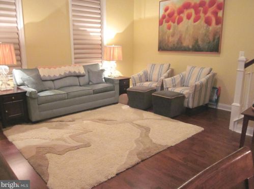 608 Admirals Way, Philadelphia PA  19146-5222 exterior