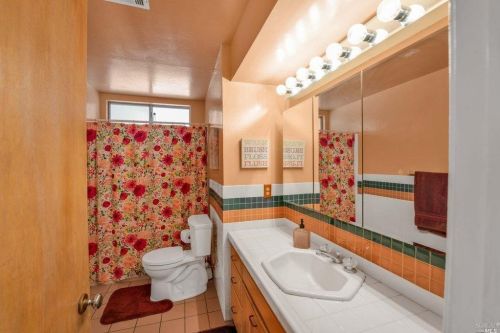 1547 Claycord Ave, Concord CA 94521-2216 exterior