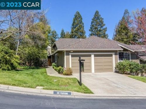 210 Hillcrest Cir, Concord, CA 94523-2179