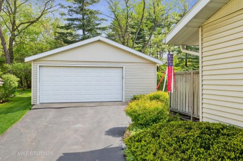 4811 Strong Rd, Bull Valley IL 60014-4560 exterior