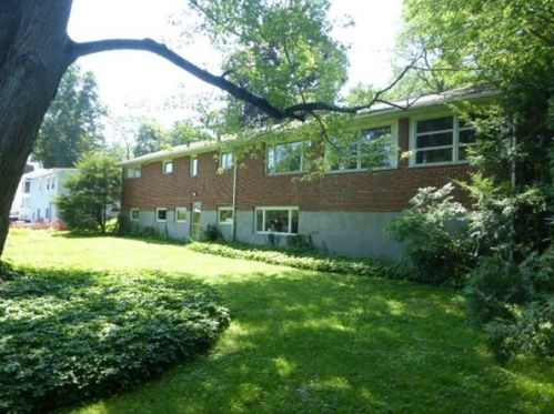 112 Cooley Dr, Springfield, MA 01106-1306