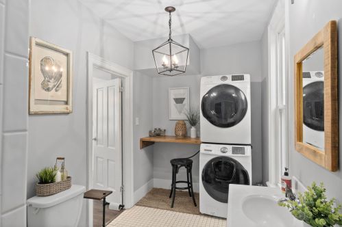 350 Smith St, Milwaukee WI  53207-1508 exterior