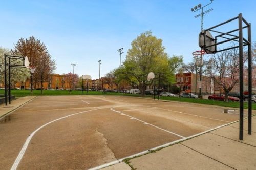 4755 Washtenaw Ave, Chicago IL 60625-8815 exterior