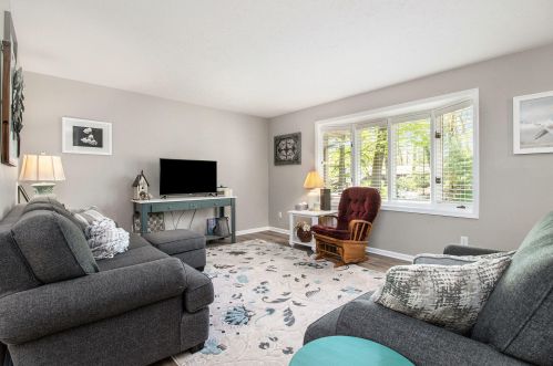 5858 Manorwood Dr, Kalamazoo, MI 49009-9110