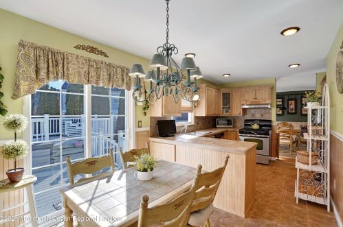 4 Cardinal Ct, Old Bridge NJ 08857-2793 exterior