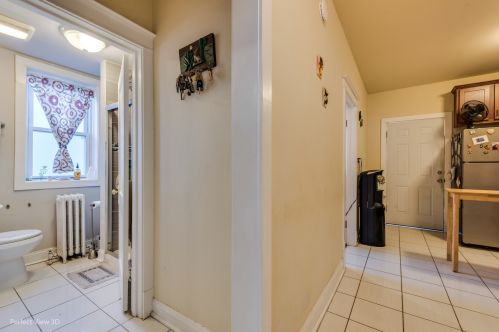 5755 Washtenaw Ave, Chicago IL 60659-3912 exterior