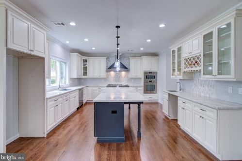 293 Riverside Dr, Princeton NJ 08540-4017 exterior