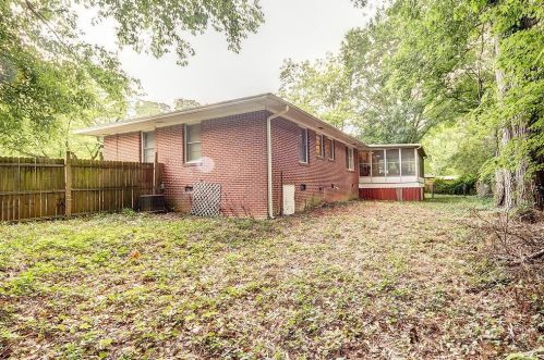 955 Church St, Smyrna GA 30080-3566 exterior