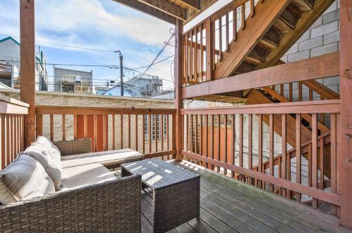 1629 Oakley Ave, Chicago IL  60647-5318 exterior