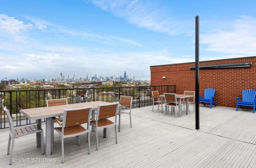 1935 Fairfield Ave, Chicago IL  60647-4204 exterior