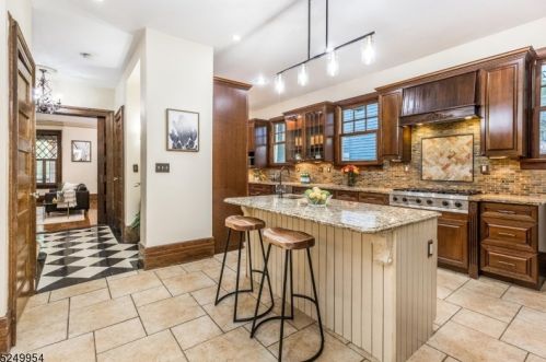 181 Smt Ave, Montclair NJ 07043-1817 exterior