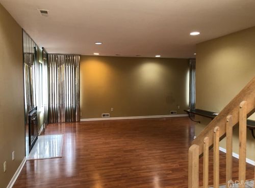 67 Gate House Ln, Edison NJ  08820-4008 exterior