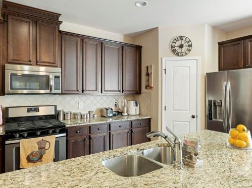 3921 Kingfisher Dr, Atlanta GA 30349-1989 exterior