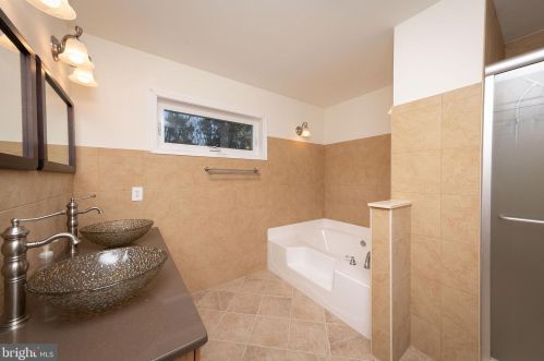 479 Pheasant Dr, Huntingdon Valley PA  19006-3047 exterior