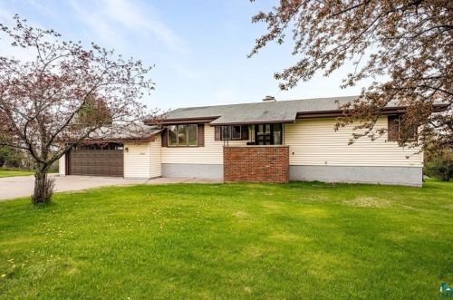 2726 12 St, Duluth MN 55806-1148 exterior