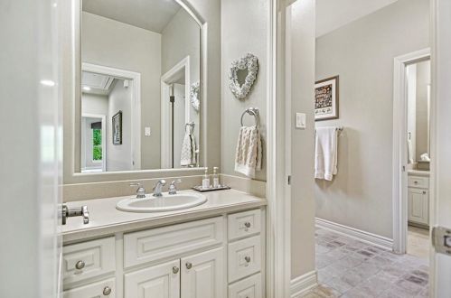 4316 Canoas Dr, Austin TX 78730-1446 exterior