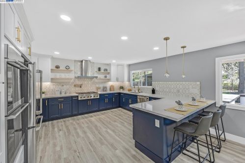 1945 Jameson Ct, Concord CA 94521-1609 exterior