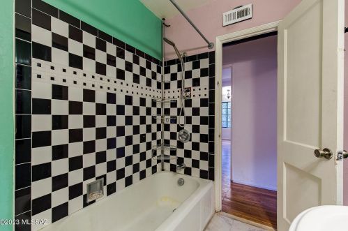 2805 Lester St, Tucson AZ 85705-8928 exterior