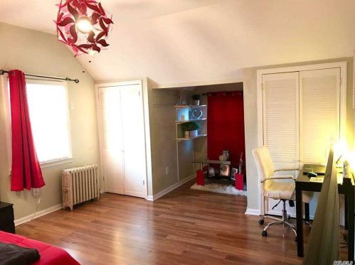 63 Birchwood Dr, Valley Stream NY 11580-1909 exterior