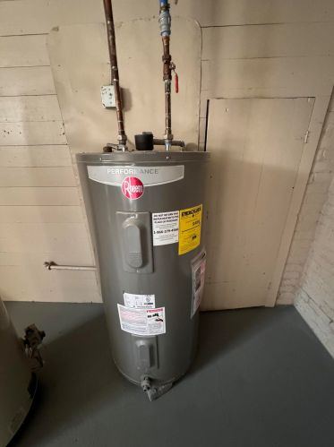 3225 Hackett Ave, Milwaukee WI 53211-3140 exterior