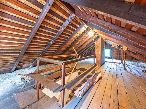 5 Commonwealth Ave, New Britain CT  06053-2913 exterior