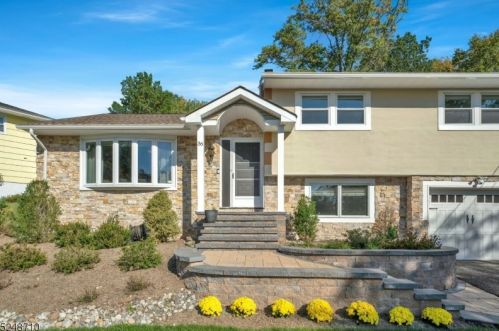 36 Aspen Rd, Town Center NJ 07052-1201 exterior