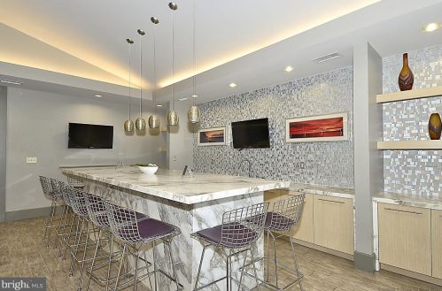 7417 Macon Dr, Glen Burnie MD 21060-8387 exterior