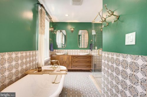 2602 Commonwealth Ave, Alexandria VA 22305-2526 exterior