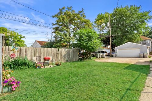 230 61st St, Milwaukee, WI 53214-1813