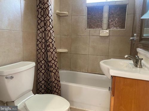 224 Marks Ave, Darby PA 19023-1714 exterior