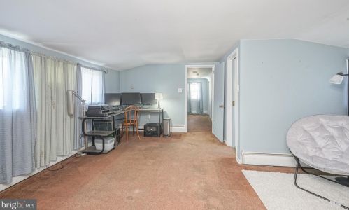 111 Oakland Ave, Camden NJ 08107-1212 exterior