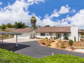 1904 Carolton Ln, Fallbrook, CA 92028-4614