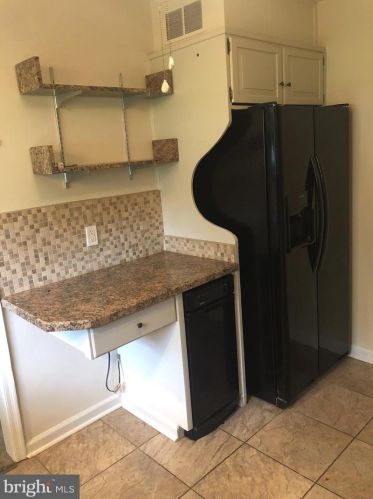 2084 Williamsburg Rd, Huntingdon Valley PA  19006-6757 exterior