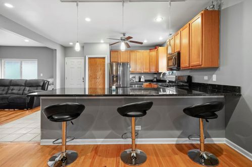 20 Sacramento Blvd, Chicago, IL 60612-2712