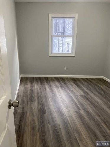 684 18 St, Paterson NJ 07501-2111 exterior