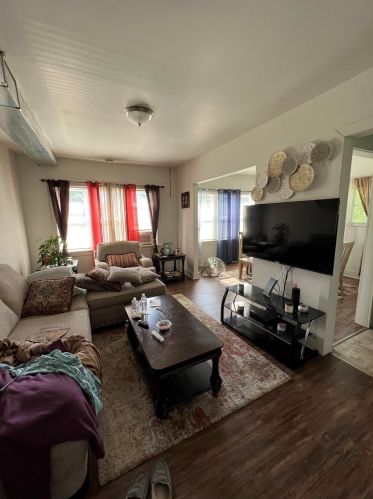 3273 17th St, Milwaukee, WI 53206-2278