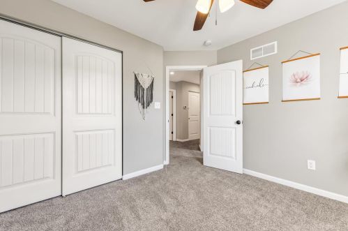 250 Village Circle Dr, Winfield MO 63389-2051 exterior