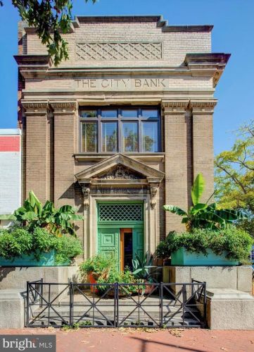 536 8th St, Washington, DC 20003-2834