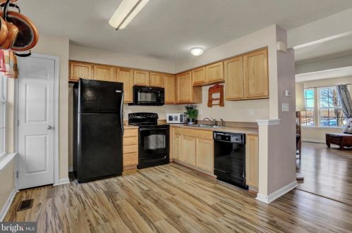 80 Frst Vw Ter, Hanover PA 17331-7449 exterior